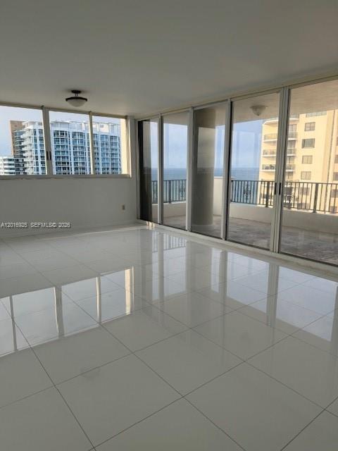 Building Photo - 6422 Collins Ave