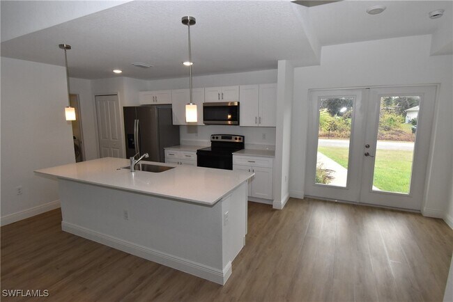 Building Photo - 4553 Midland St