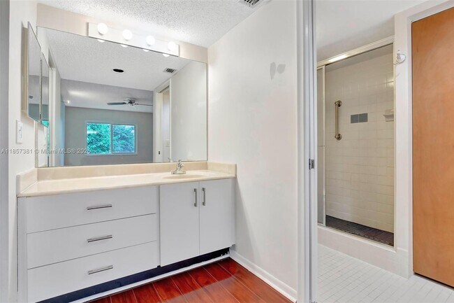 Building Photo - 1200 SW 125th Ave