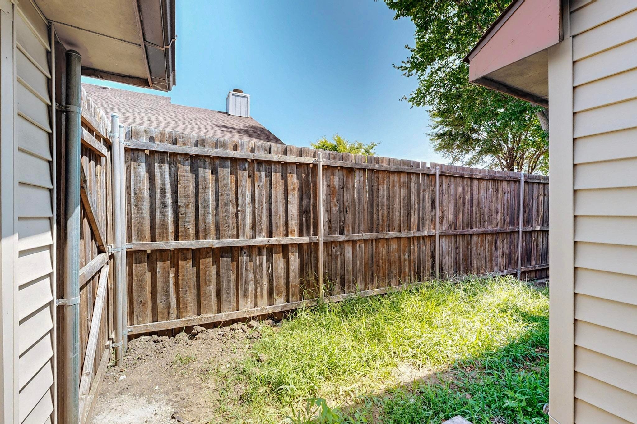 Backyard - 4028 Scarsdale Ln