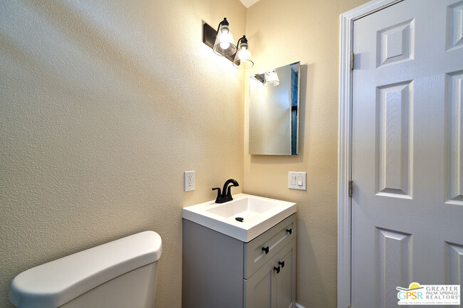 Building Photo - 51311 Avenida Velasco