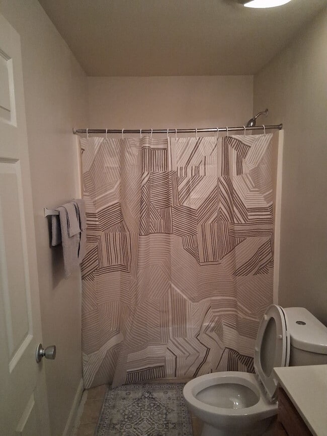 Building Photo - 1051 Southern Dr