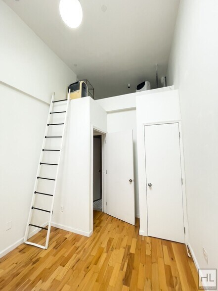 Building Photo - MELROSE STREET / Bushwick 3 Bed