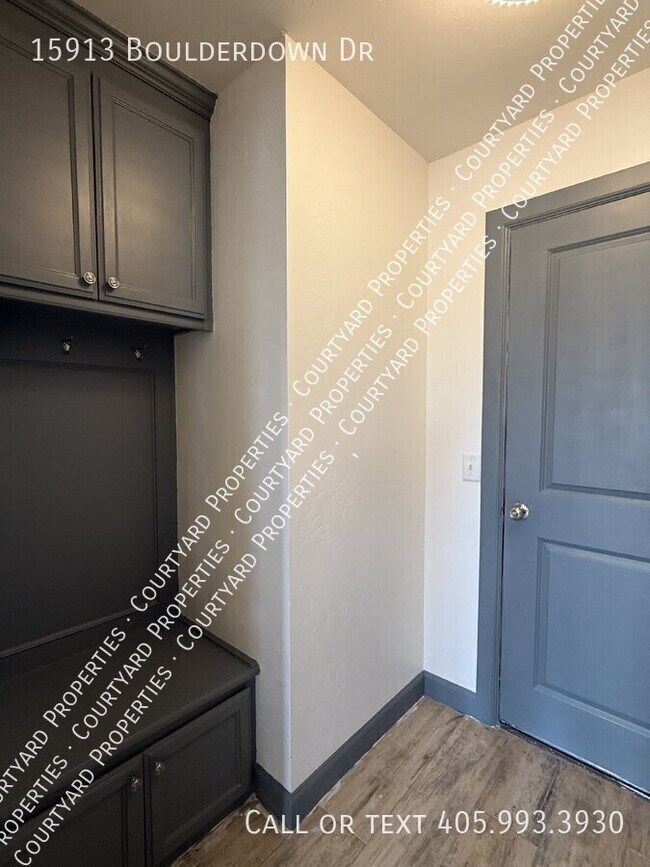 Building Photo - 15913 Boulderdown Dr