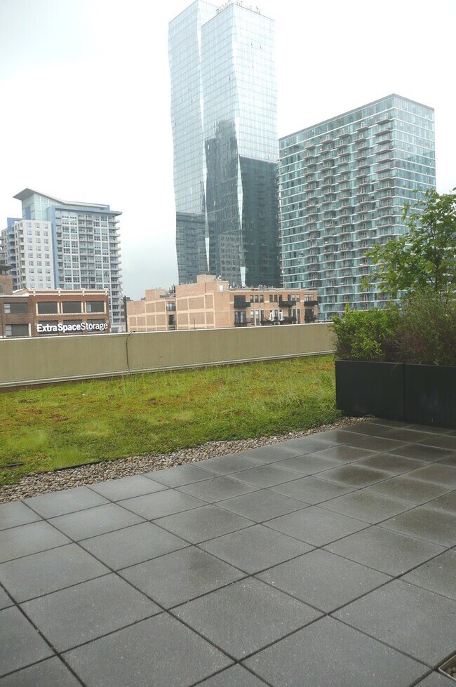 Building Photo - 1255 S State St