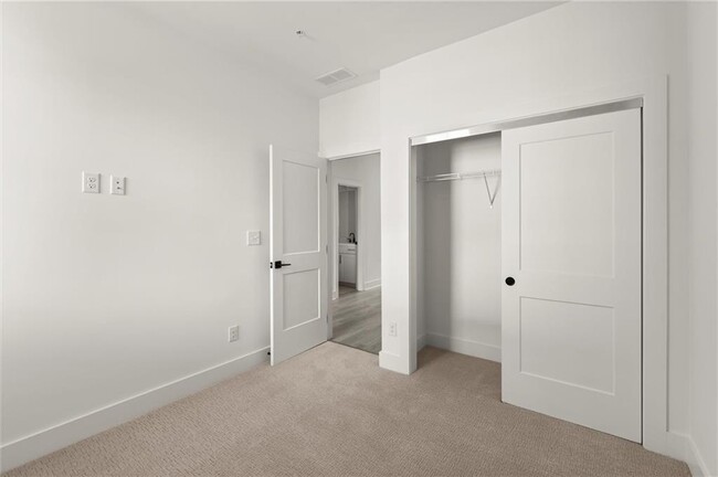 Building Photo - 673 soul Aly