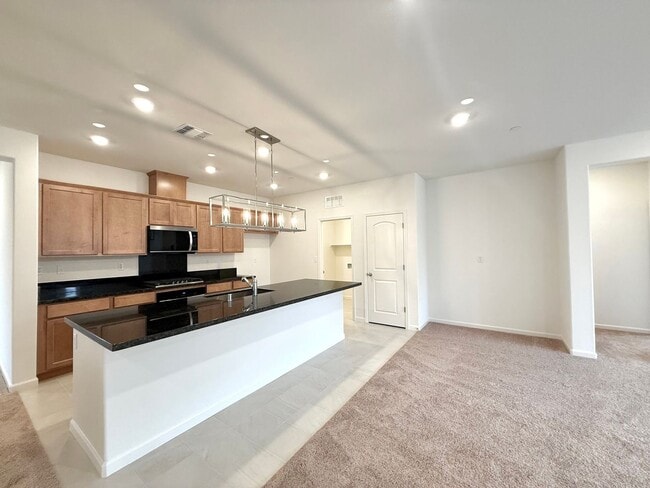 Building Photo - Brand New 4 Bedroom Home