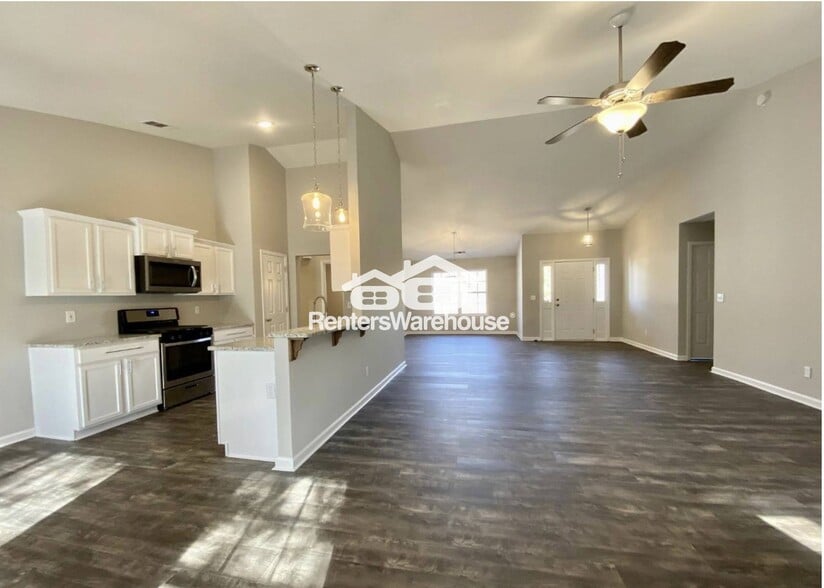 Building Photo - 39 Glenmaura Way NW