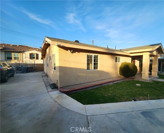 Building Photo - 2203 Robruce Ln