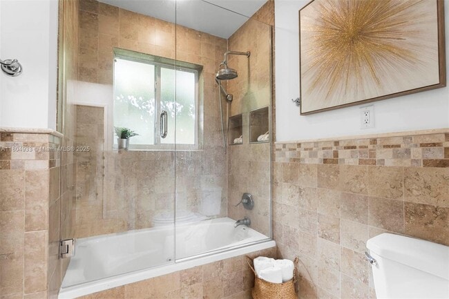 Building Photo - 6140 Pine Tree Dr