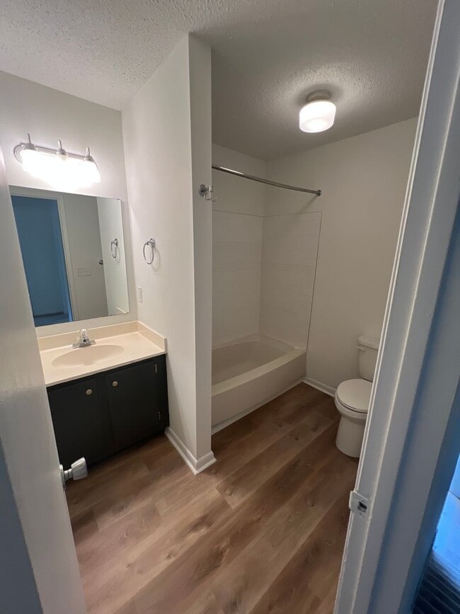 Building Photo - Extremely Spacious Townhome by South Park