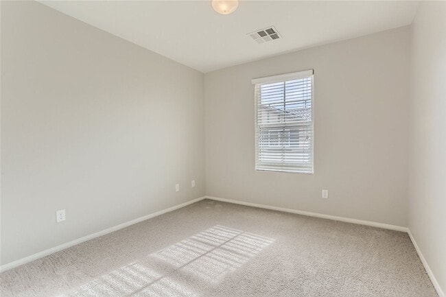Building Photo - 3 Bedroom Home in a Gated Community! North...
