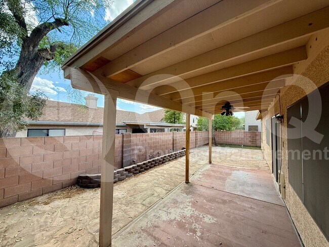 Building Photo - 3025 W Country Ranch Dr