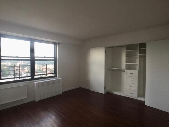 Building Photo - 150 West 225th Street