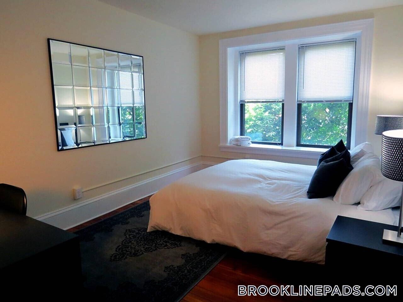 Building Photo - 1463 Beacon St