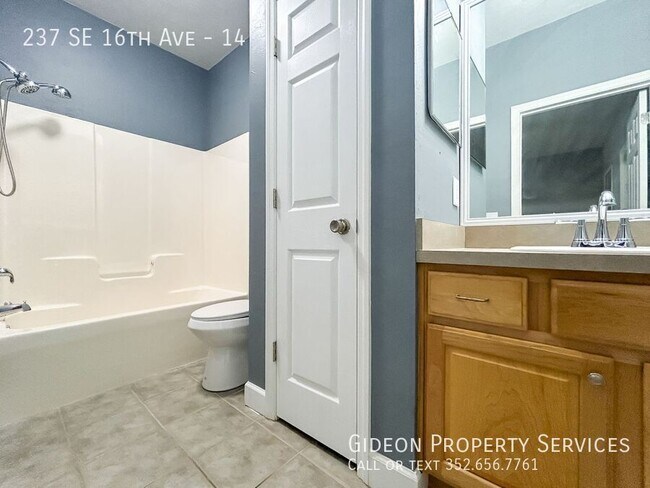 Building Photo - 237 SE 16th Ave