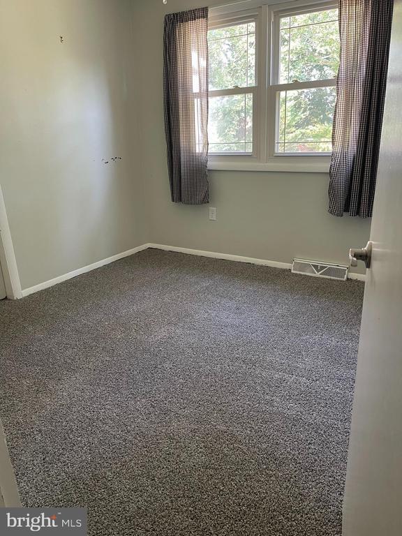 Building Photo - 104 Linden Ln