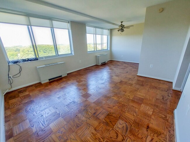 Building Photo - Lovely Studio Apartment in Highly-Sought G...