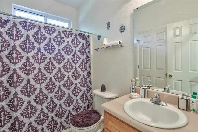 Building Photo - 924 Ashburn Dr