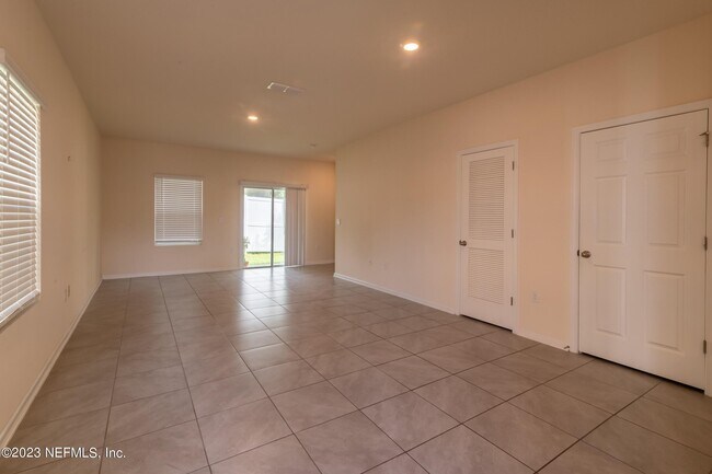 Building Photo - 871 Observatory Pkwy