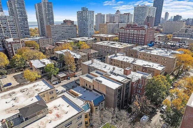 Building Photo - 5733 N Winthrop Ave