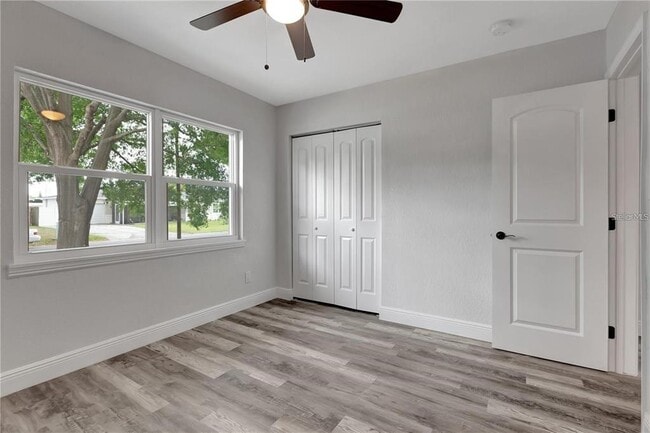 Building Photo - 6660 17th Ln N