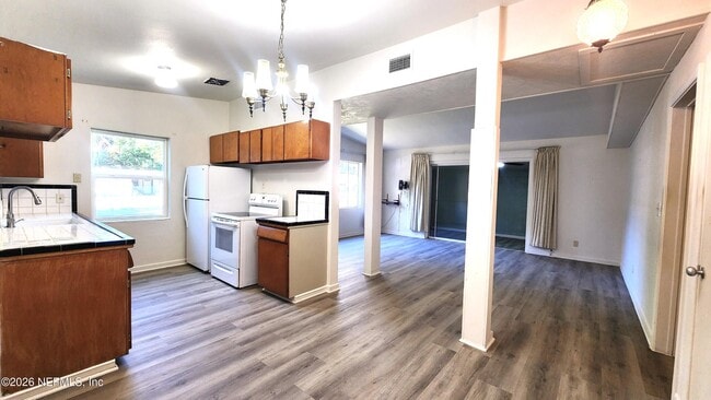 Building Photo - 5532 Keystone Dr S