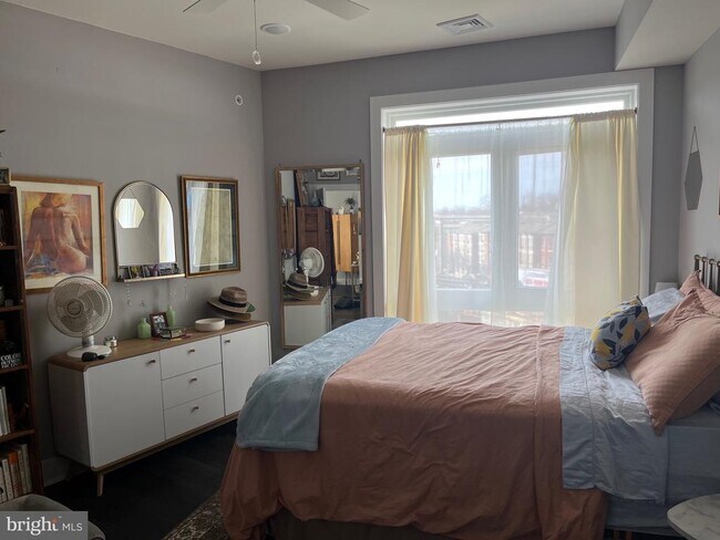 Building Photo - 4001 Ridge Ave