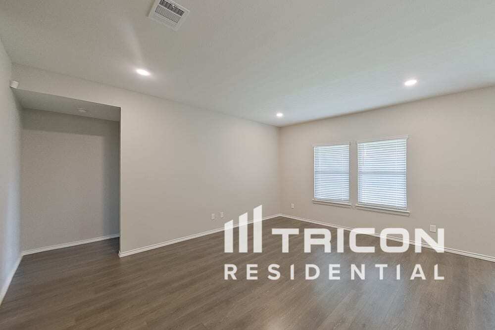 Building Photo - 848 Glover Dr