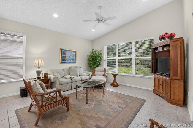 Building Photo - 11176 Ihilani Way