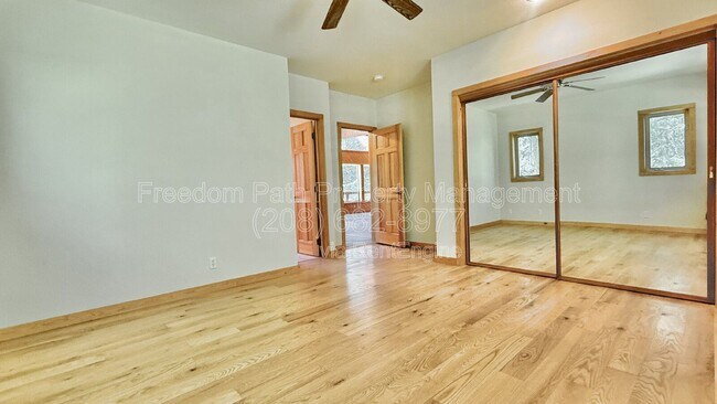 Building Photo - 166 Wildwood Ln