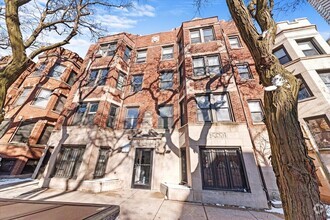 Building Photo - 3727 N Pine Grove Ave