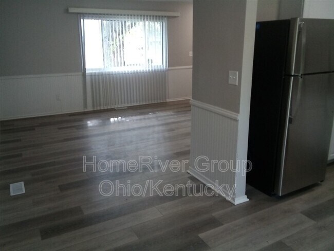 Building Photo - 973 Deerfield Ct