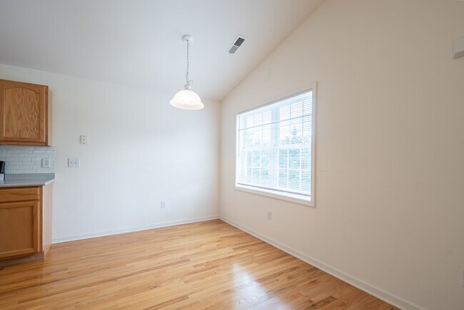 Building Photo - 108 Evergreen Pl