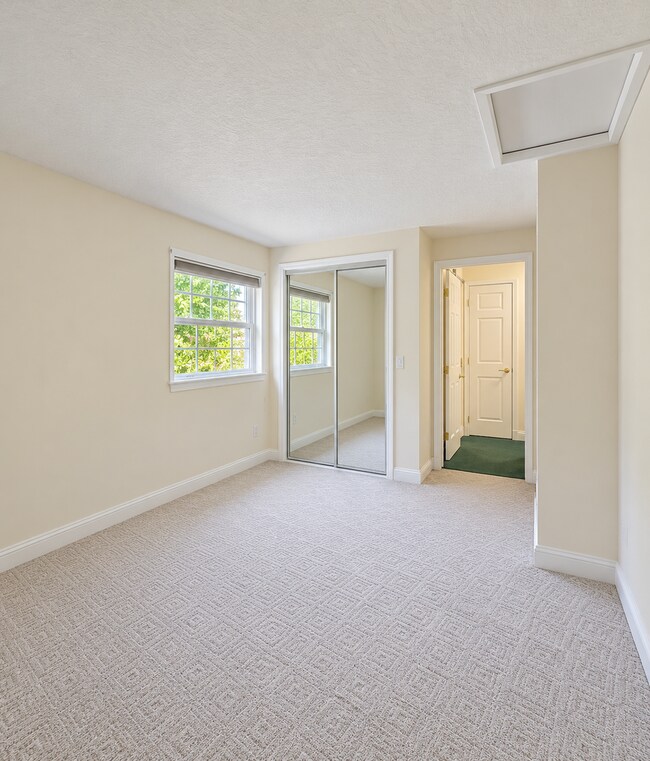 Building Photo - 31 Salal Way
