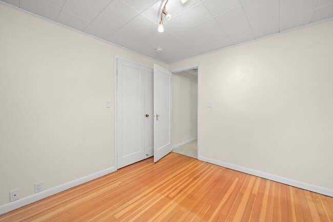 Building Photo - Welcome Home to Comfort and Charm in Blaine, WA!