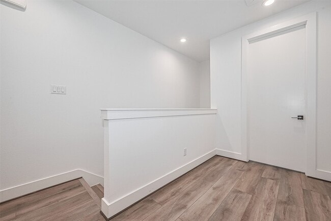 Building Photo - 3510 Hadley St