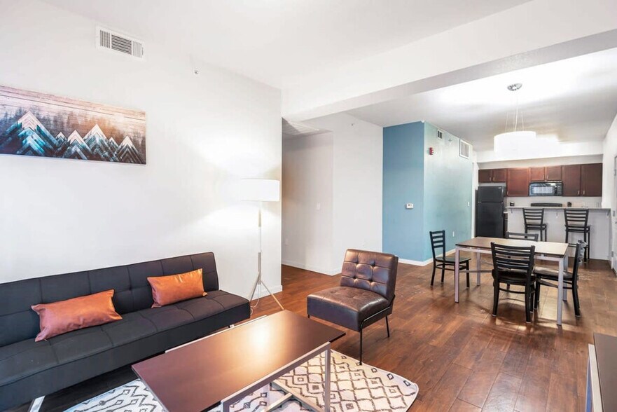 Primary Photo - 1758 6th Ave