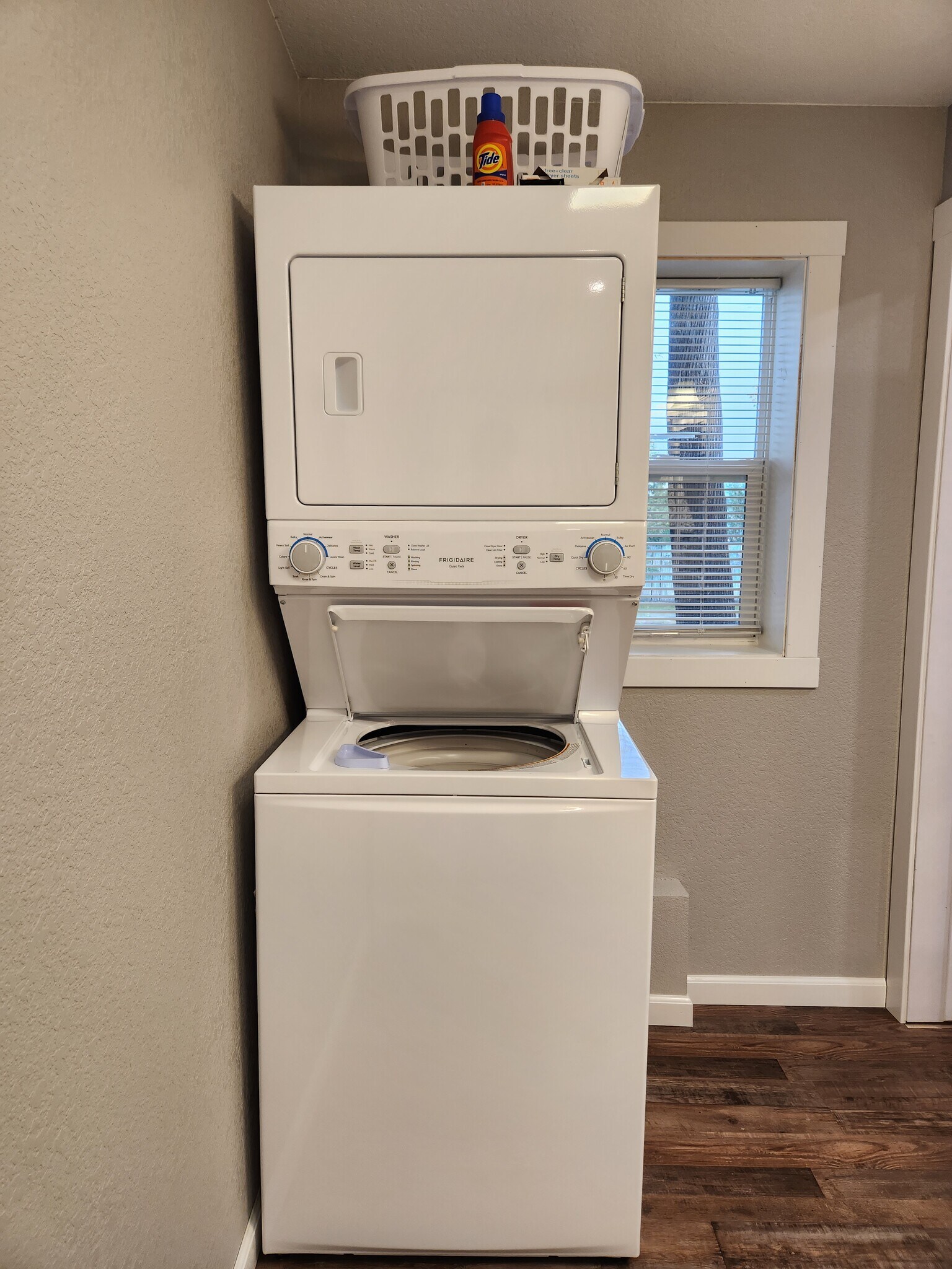 Building Photo - 450 Platt St