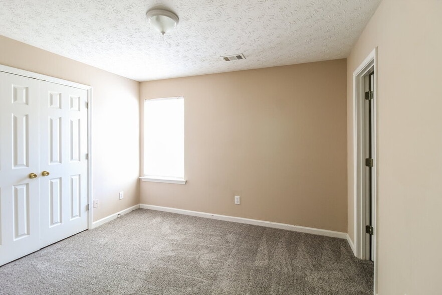 Building Photo - 1735 Campbell Ives Dr SE