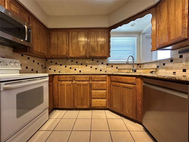 Building Photo - 7436 Meadowview Terrace