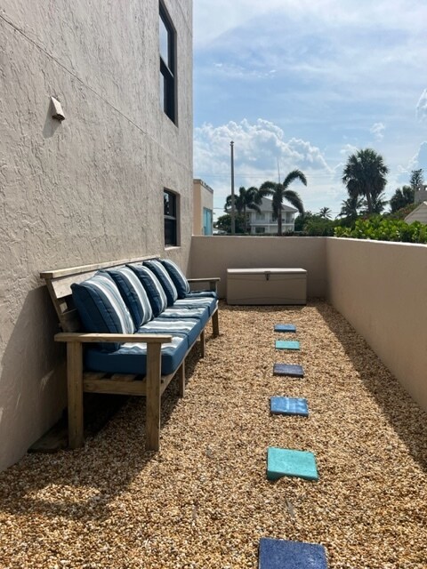 Building Photo - 355 S Ocean Dr