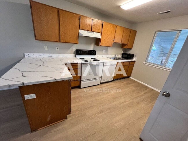 Building Photo - 4990 W 4850 S