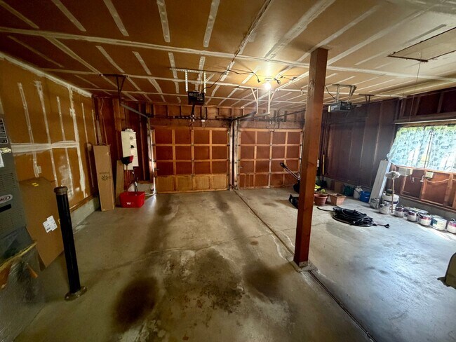 Building Photo - Peaceful 3 Bedroom Single-Level Home on Spacious Corner Lot Near Fir Grove Park