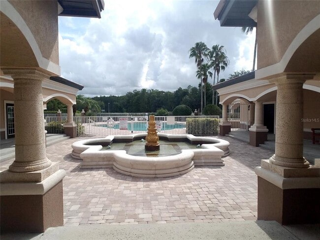 Building Photo - 14013 Fairway Island Dr