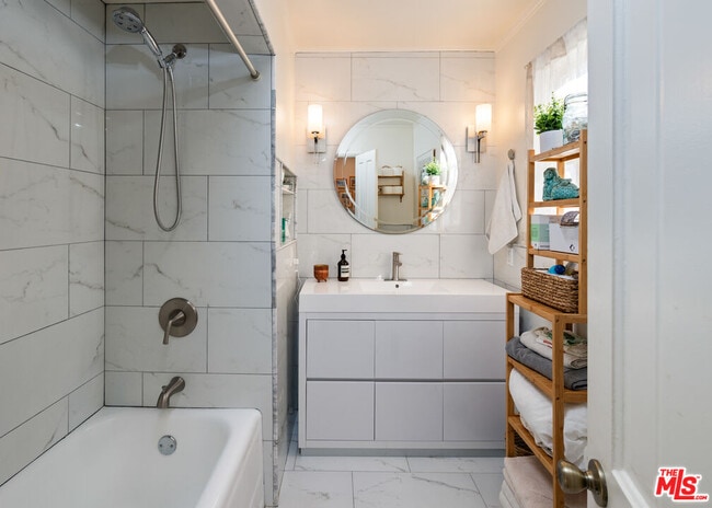 Building Photo - 11622 Sunshine Terrace