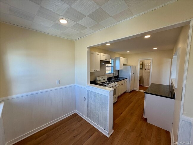 Building Photo - 116 Alexander Ave