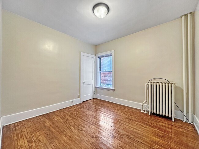 Building Photo - 331 Ramsey St