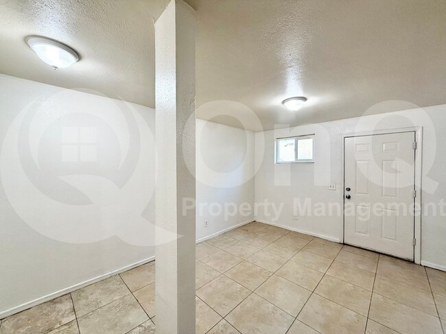 Building Photo - 325 S Pioneer