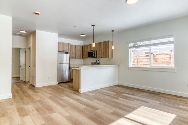 Interior Photo - The Sam